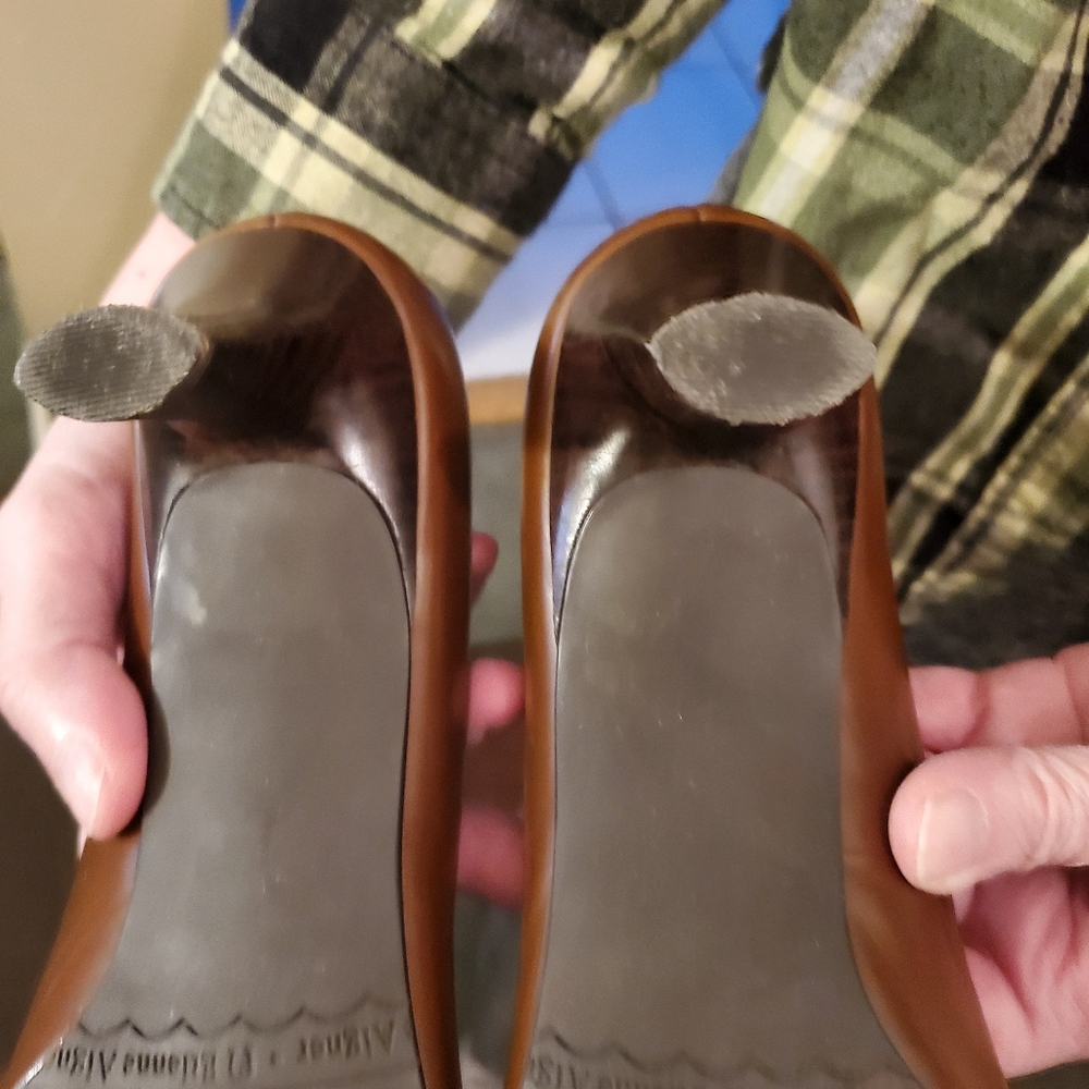 Etienne Aiger brown pumps womens size 8 1/2 - Picture 6 of 6